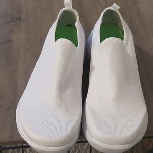 A pair of OO FOS size 9.